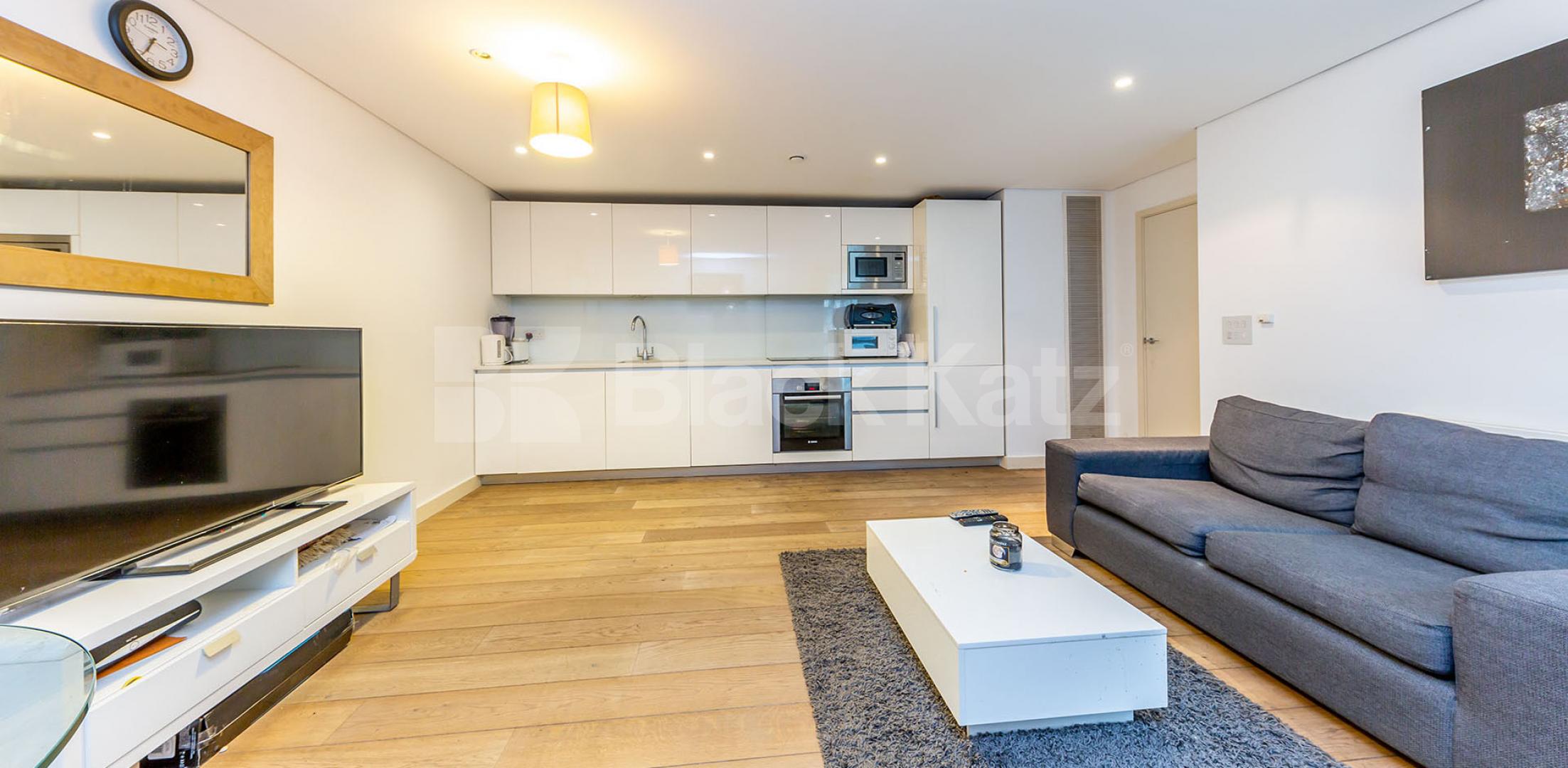 			NEW INSTRUCTION!, 2 Bedroom, 1 bath, 1 reception Flat			 Merchant Square East , PADDINGTON
